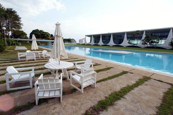 Tổng thống Brazil chuyển nhà vì sợ ma và mất ngủ